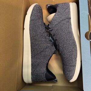 TOMS Cabrillo Black Knit Sneakers NWT Size 11